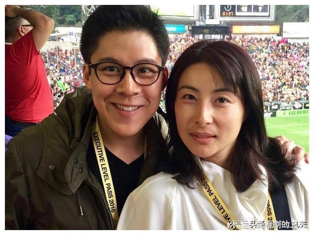 游泳丈夫冠军罗雪娟是哪里人啊_罗雪娟游泳冠军丈夫是谁_游泳冠军罗雪娟照片