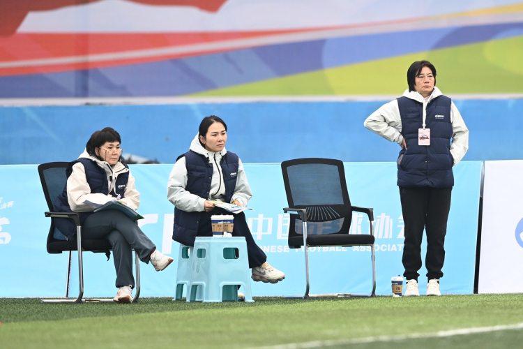 足坛球员冠军数_近50年内足球冠军是谁_足球冠军是谁2021