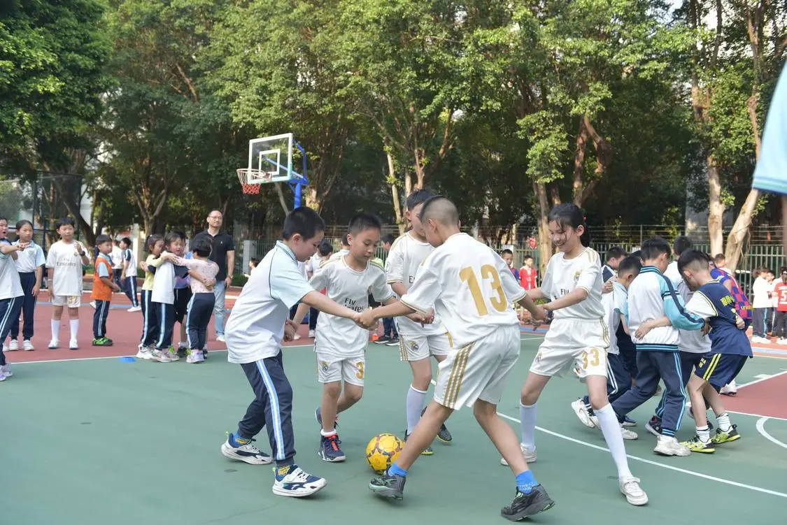 淇滨小学校长杯足球联赛冠军是谁_校长杯足球赛秩序册_学校校长杯足球赛