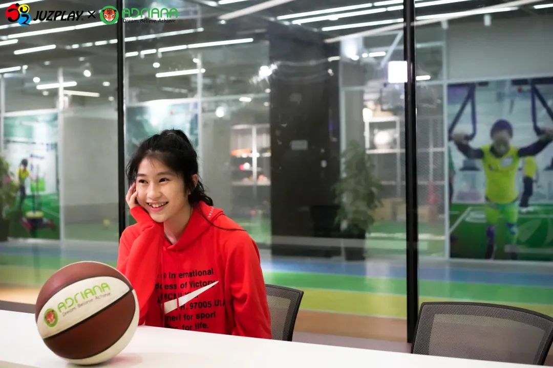 篮球旋转球怎么打_旋动篮球_篮球怎样学会旋球技巧视频