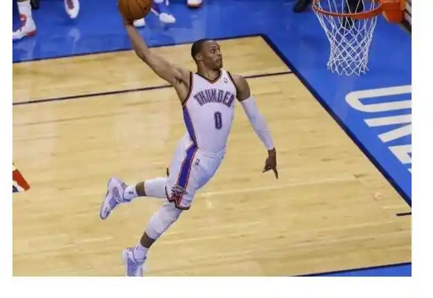 篮球扣篮大赛历史第一人是谁_nba一场扣篮最多_nba一场比赛扣篮最多的是谁