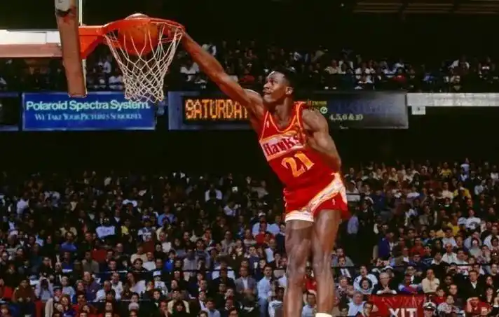 一人扣篮全队起跳_nba一场扣篮最多_篮球扣篮大赛历史第一人是谁