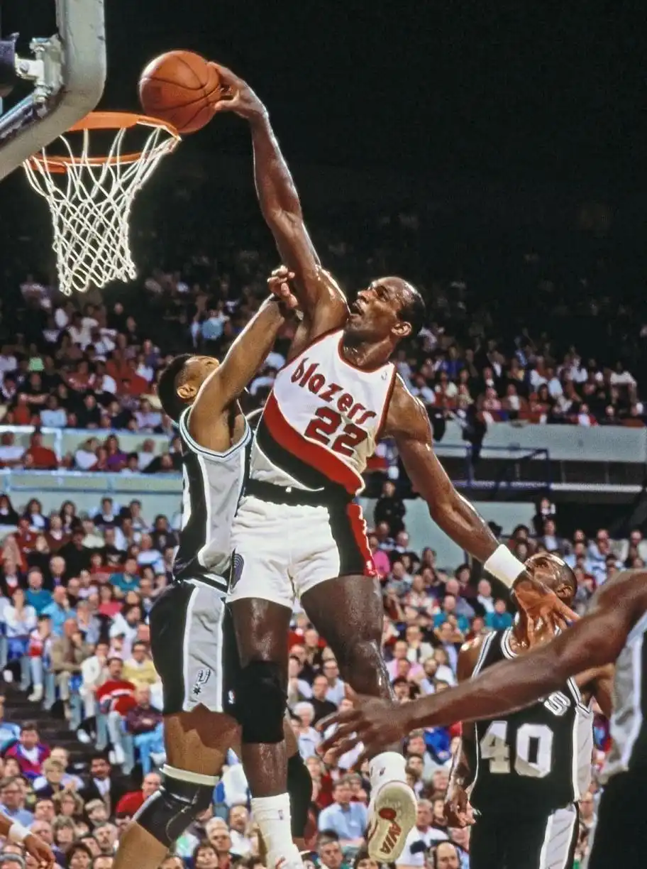 nba一场扣篮最多_篮球扣篮大赛历史第一人是谁_扣篮大赛第一人