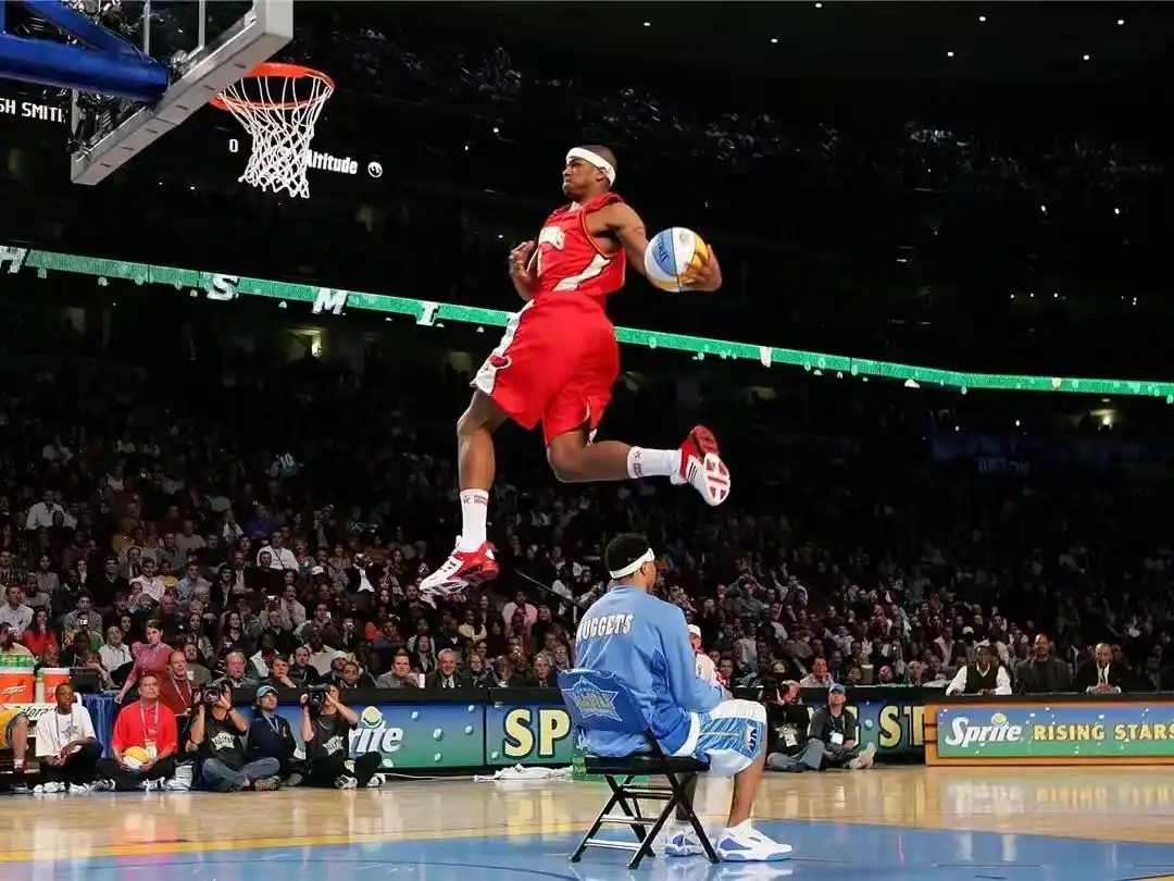 扣篮大赛第一人_篮球扣篮大赛历史第一人是谁_nba一场比赛扣篮最多的是谁