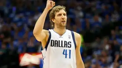 篮球nba历史球员排名_历史7号篮球球员是谁_篮球里的历史