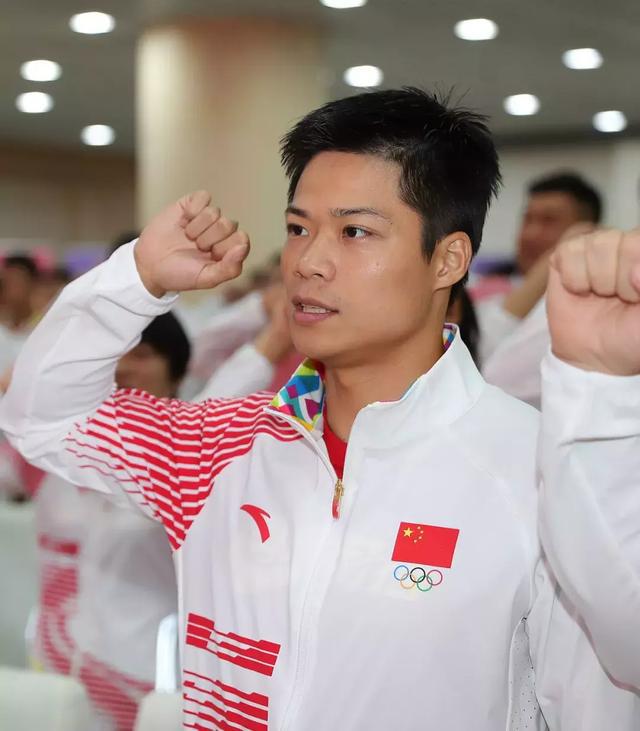 游泳冠军孙杨抢票_孙杨游泳抢跳_孙杨的游泳比赛