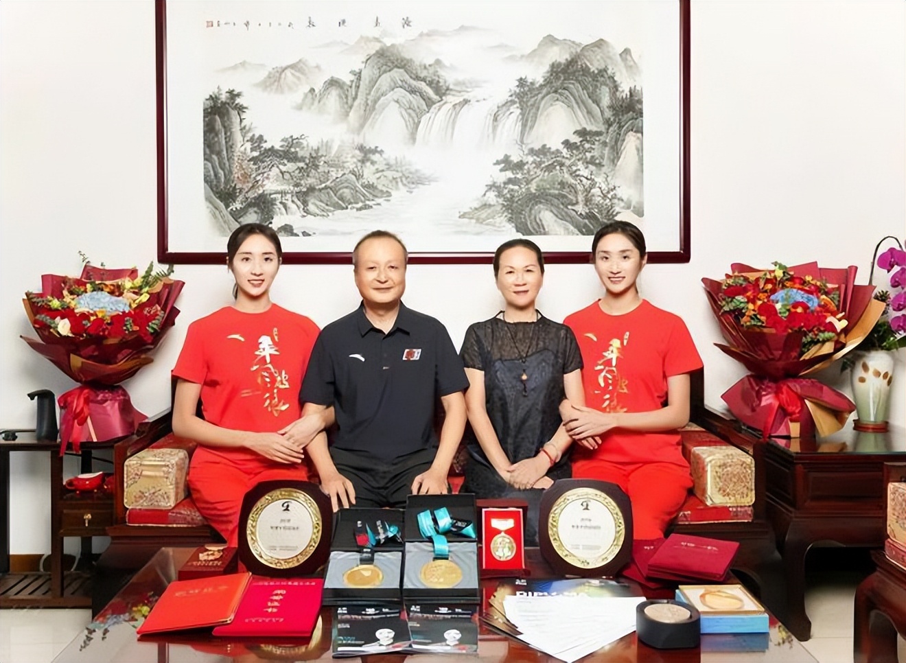 游泳冠军几岁开始训练的_游泳开始冠军训练的说说_游泳开始冠军训练视频