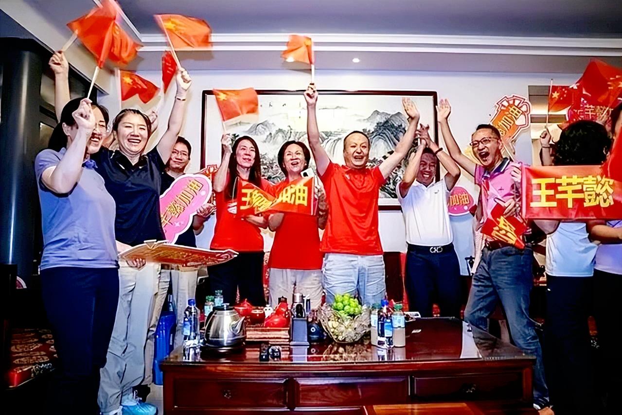 游泳开始冠军训练的说说_游泳开始冠军训练视频_游泳冠军几岁开始训练的