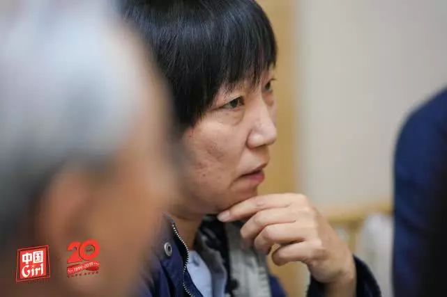 足球冠军中国是谁_中国足球终于拿下世界冠军_足球冠军拿世界下中国球员