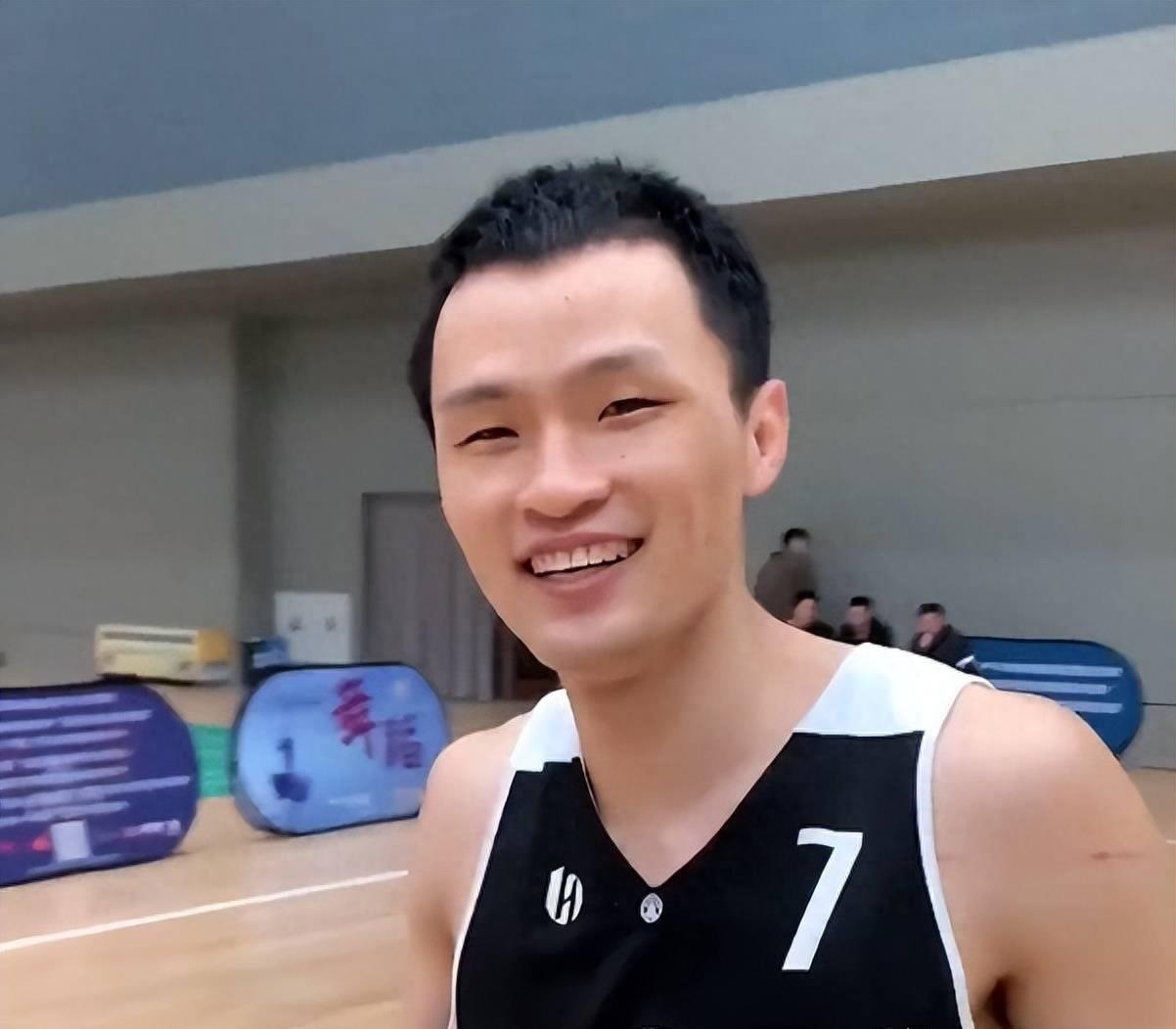 陈俣帆篮球_陈一帆篮球_陈一帆篮球历史